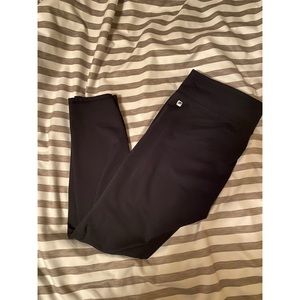 Fabletics Mid-Rise Powerhold 7/8 Leggings